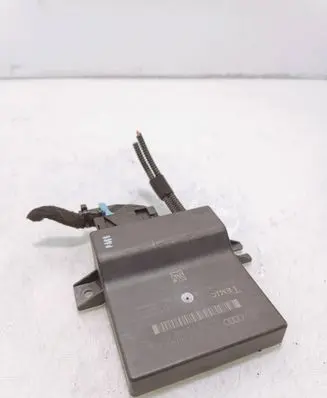 Audi A6 S6 C6 4F Gateway control module 4F0907468D 4F0910468A