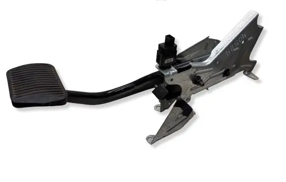 Volvo XC90 Brake pedal 
