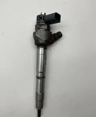 Volkswagen Caddy Fuel injector 04L130277AC 8ARWAW7 0445110