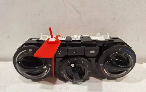 Peugeot 208 Climate control unit 96722483ZD