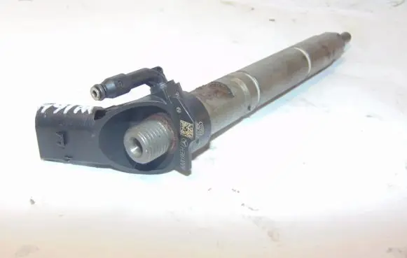 Mercedes-Benz ML W164 Fuel injector A6290700287