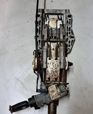 Steering wheel axle set