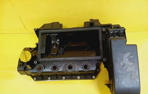 Renault Clio II Rocker cam cover 8200120140R