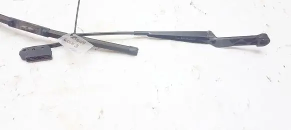 Volkswagen Golf III Front wiper blade arm 1h1955409c