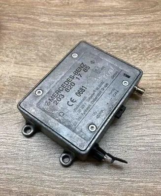 Mercedes-Benz C W203 Antenna control unit 2038201785 09102113