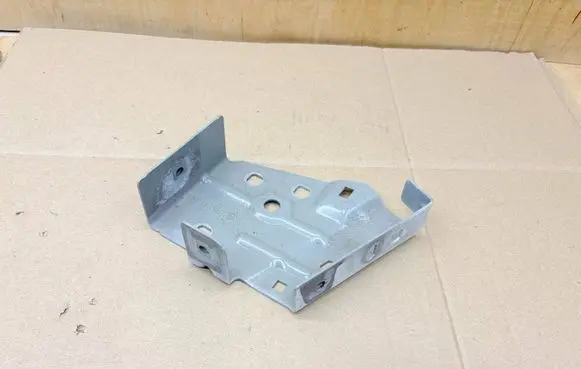 Renault Master III Fender mounting bracket 631429931R 4721