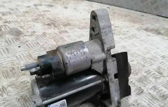Renault Captur II Starter motor 233001560R 0001194046