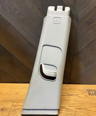 (B) pillar trim (top)