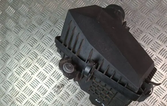 Hyundai Santa Fe Air filter box 28100P4400