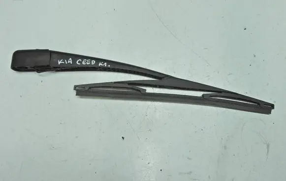 Rear wiper blade arm