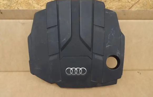 Audi A7 S7 4K8 Engine cover (trim)