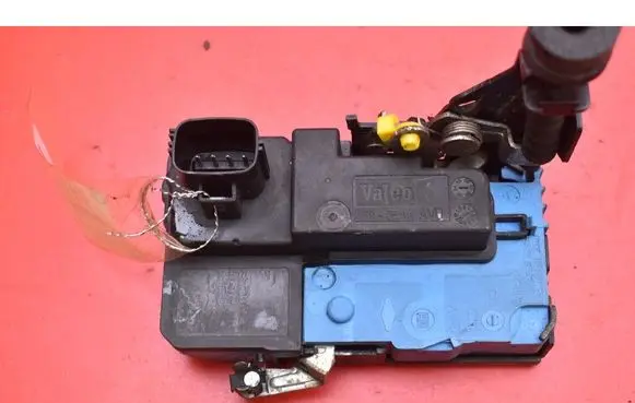 Volvo S60 Front door lock