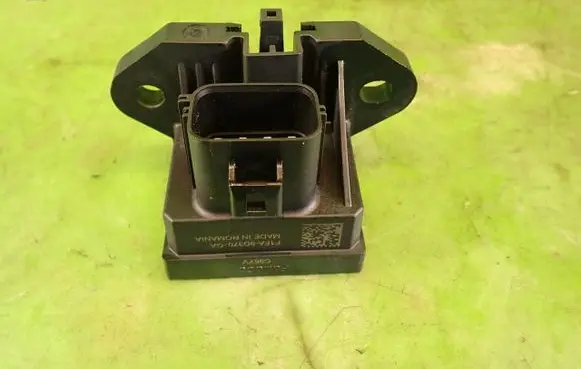 Ford Focus ST Fuel pump relay F1FA9D370GA