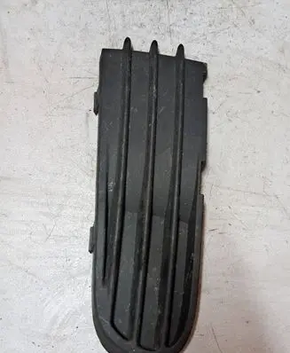 Volvo V70 Front bumper lower grill 30657009