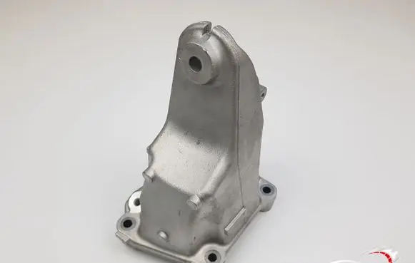 Mercedes-Benz C W205 Engine mount bracket