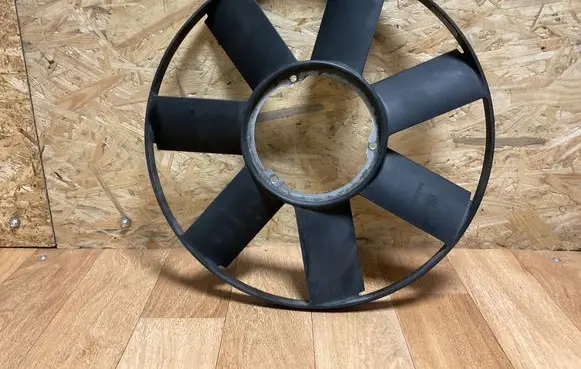 BMW 5 E39 Fan impeller 2243303