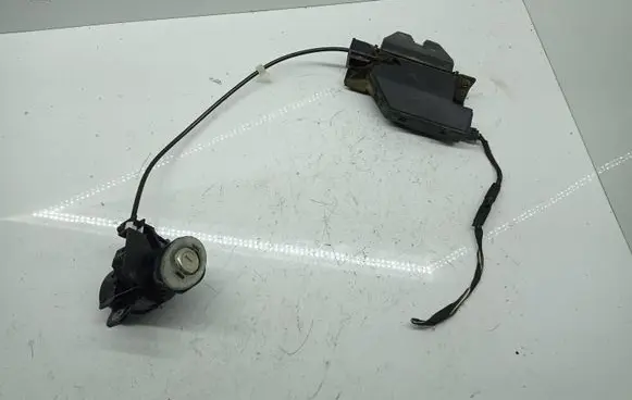 Loading door lock