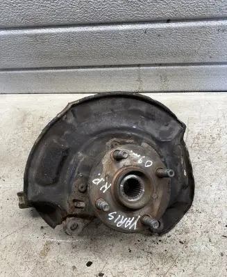 Toyota Yaris Front wheel hub