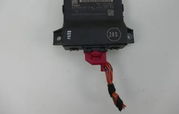 Audi A4 S4 B8 8K Gateway control module 8R0907468L