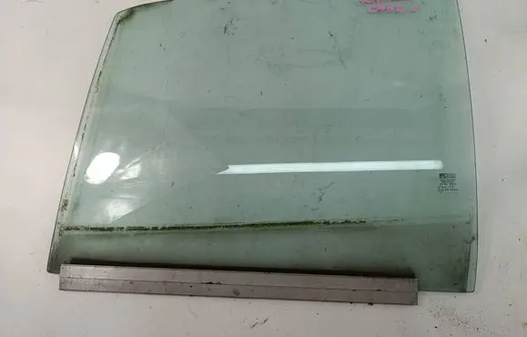 Opel Kadett E Front door window/glass (coupe) 