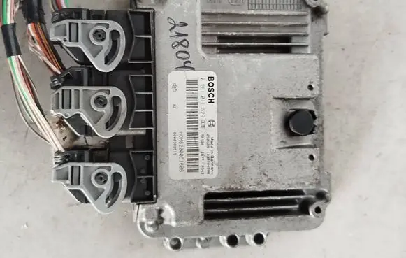 Opel Astra H Engine control unit/module 8200051608