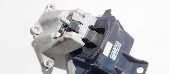 Hyundai Tucson TL Engine mount bracket 21830d3100 21830-d3100