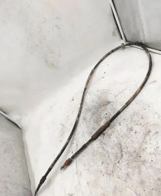 Handbrake/parking brake wiring cable