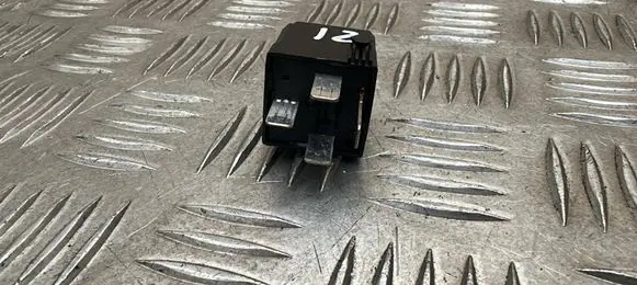 Mercedes-Benz E C207 W207 Other relay A0025427219