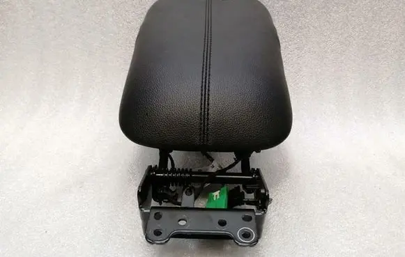 Ford Mustang VI Armrest FR3Z6306024BE