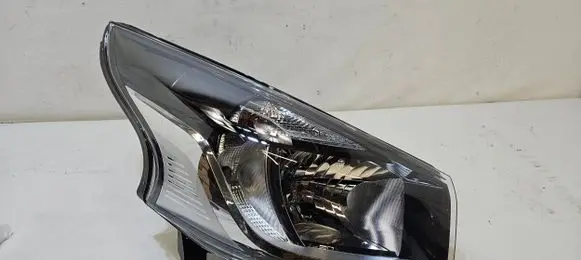 Renault Trafic III (X82) Headlight/headlamp 260101161R
