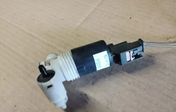 Jeep Grand Cherokee (WK) Windscreen/windshield washer pump 601411C
