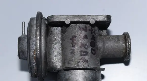 BMW 7 E38 EGR valve