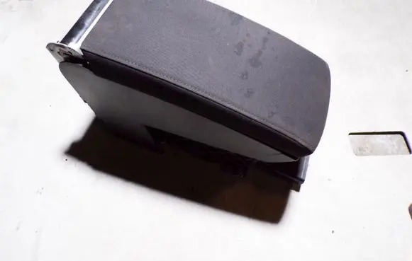 Volkswagen PASSAT B7 Armrest 3C0863319AQ