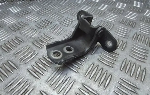Toyota Verso Front door upper hinge