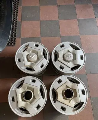 Nissan Pathfinder WD21 R15 alloy rim 4030032G10