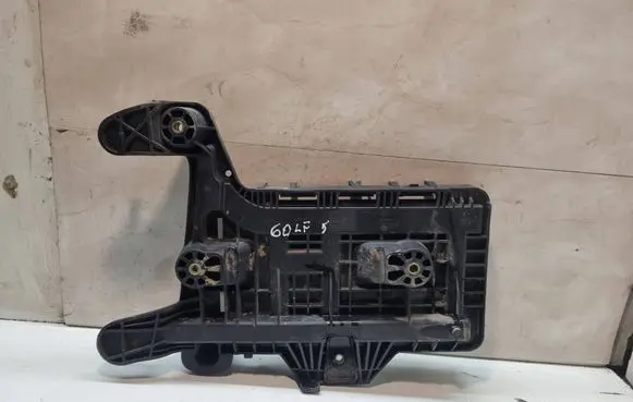Volkswagen Golf V Battery box tray 1K0915333C