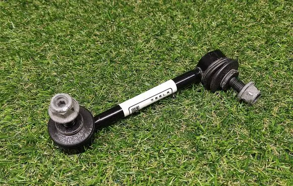 Tesla Model 3 Rear anti-roll bar/stabilizer link 104449600E