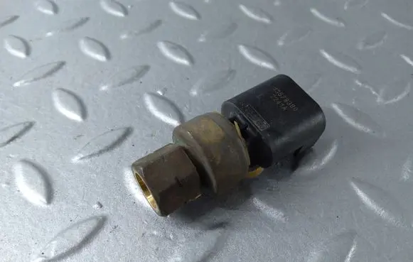 Fuel pressure sensor