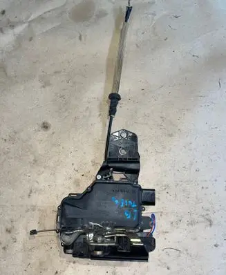 Seat Toledo II (1M) Front door lock 3B0837808 35193701 PA66309GF