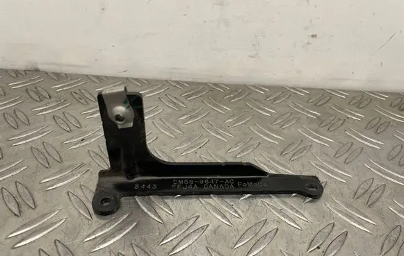 Ford C-MAX II Air filter cleaner box bracket assembly DM589647AC