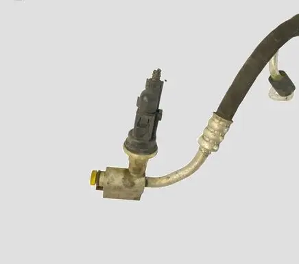 Ford C-MAX I Air conditioning (A/C) pipe/hose