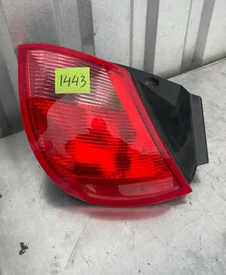 Mitsubishi Colt Rear/tail lights MR957366 27850202