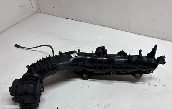 BMW 2 F22 F23 Intake manifold 8513655