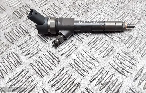 Suzuki Grand Vitara II Fuel injector
