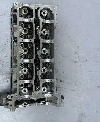 Mercedes-Benz E W212 Engine head R6510160201 A6510101220