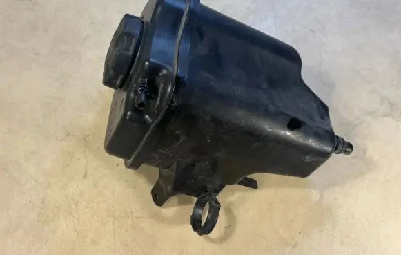 BMW X5 E70 Coolant expansion tank/reservoir 17137552546