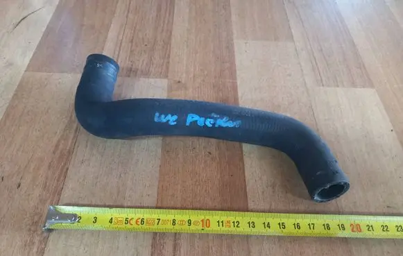 Volkswagen Touran I Engine coolant pipe/hose 1T0122073M