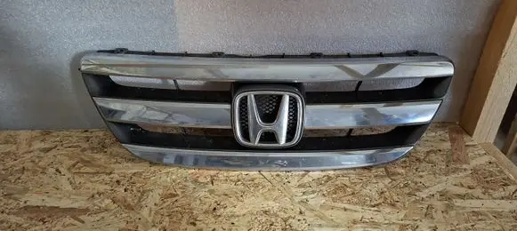 Honda FR-V Front bumper upper radiator grill