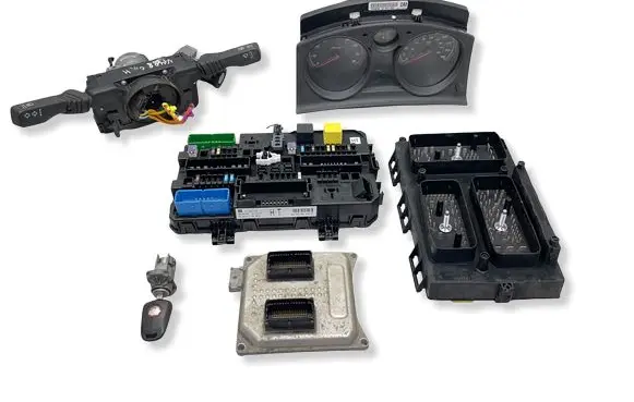 Opel Astra H Engine ECU kit and lock set 55564081 13268305