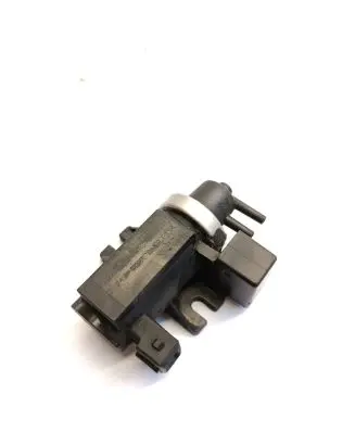 BMW 5 E39 Turbo solenoid valve 2247006 72279600